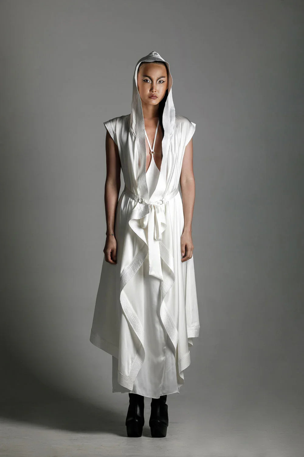 Tamoe Silk Top Stitched Hooded Robe - 2 Color Variants