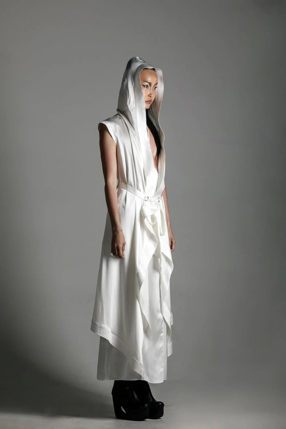 Tamoe Silk Top Stitched Hooded Robe - 2 Color Variants