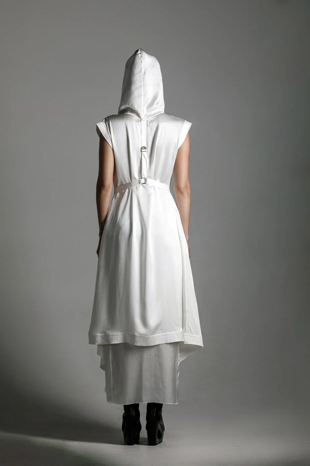 Tamoe Silk Top Stitched Hooded Robe - 2 Color Variants