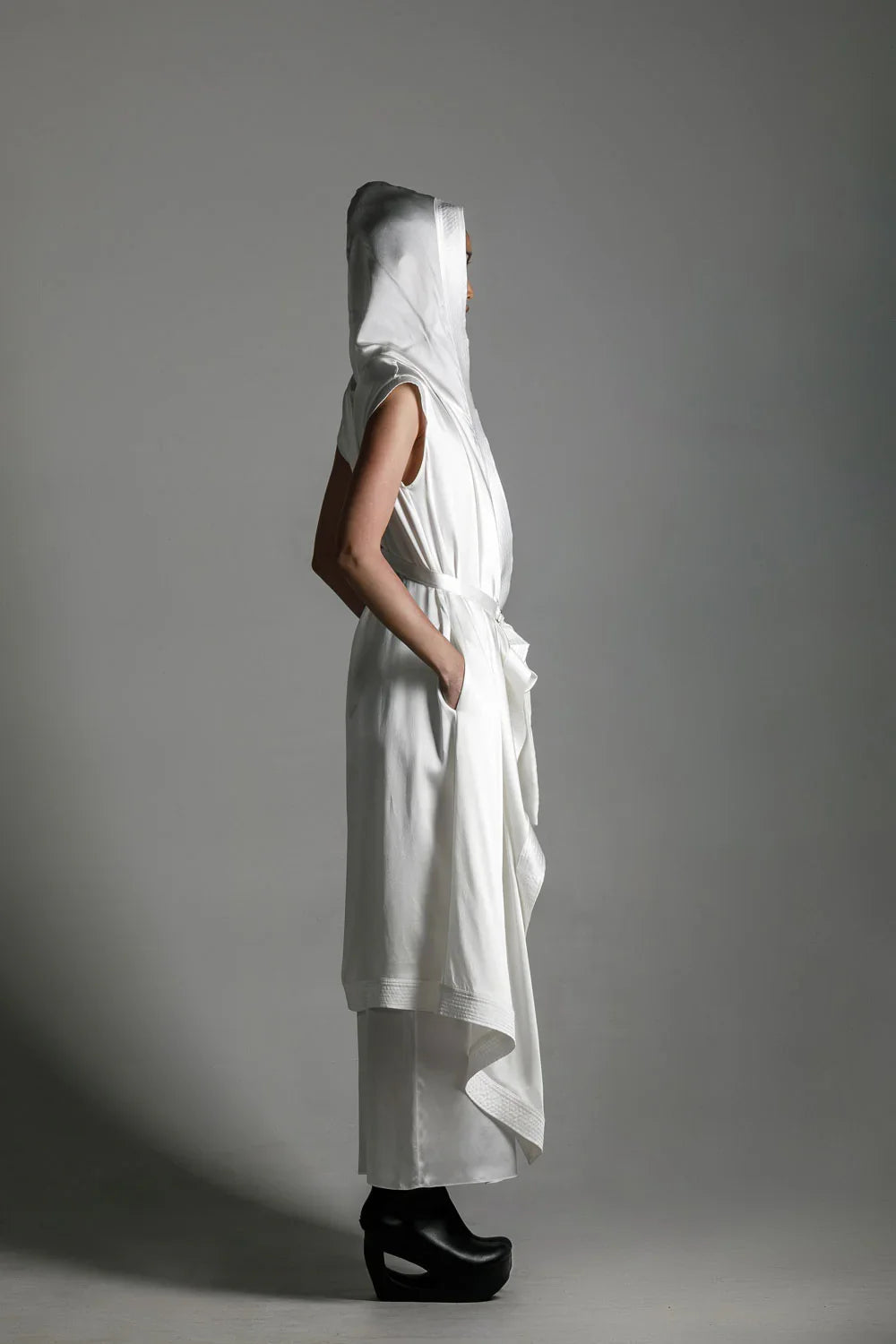Tamoe Silk Top Stitched Hooded Robe - 2 Color Variants