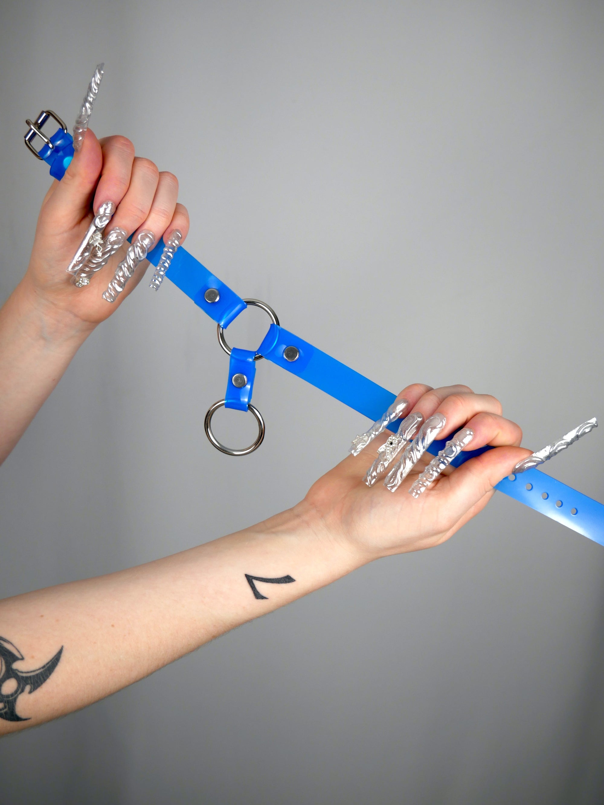 Lui Trash – 2 Ring Choker – Blue