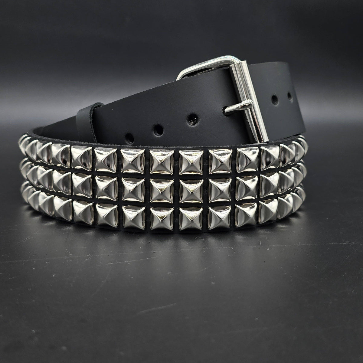 Funk Plus - Leren rave belt - 3 rijen pyramid studs - Zwart