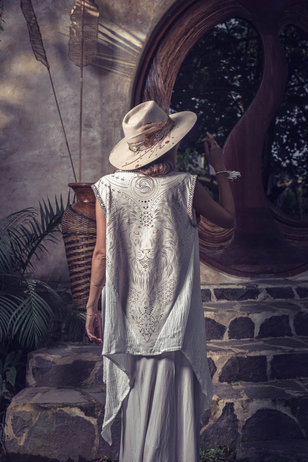 Kameleo Laser Cut Vest (White/Cream)