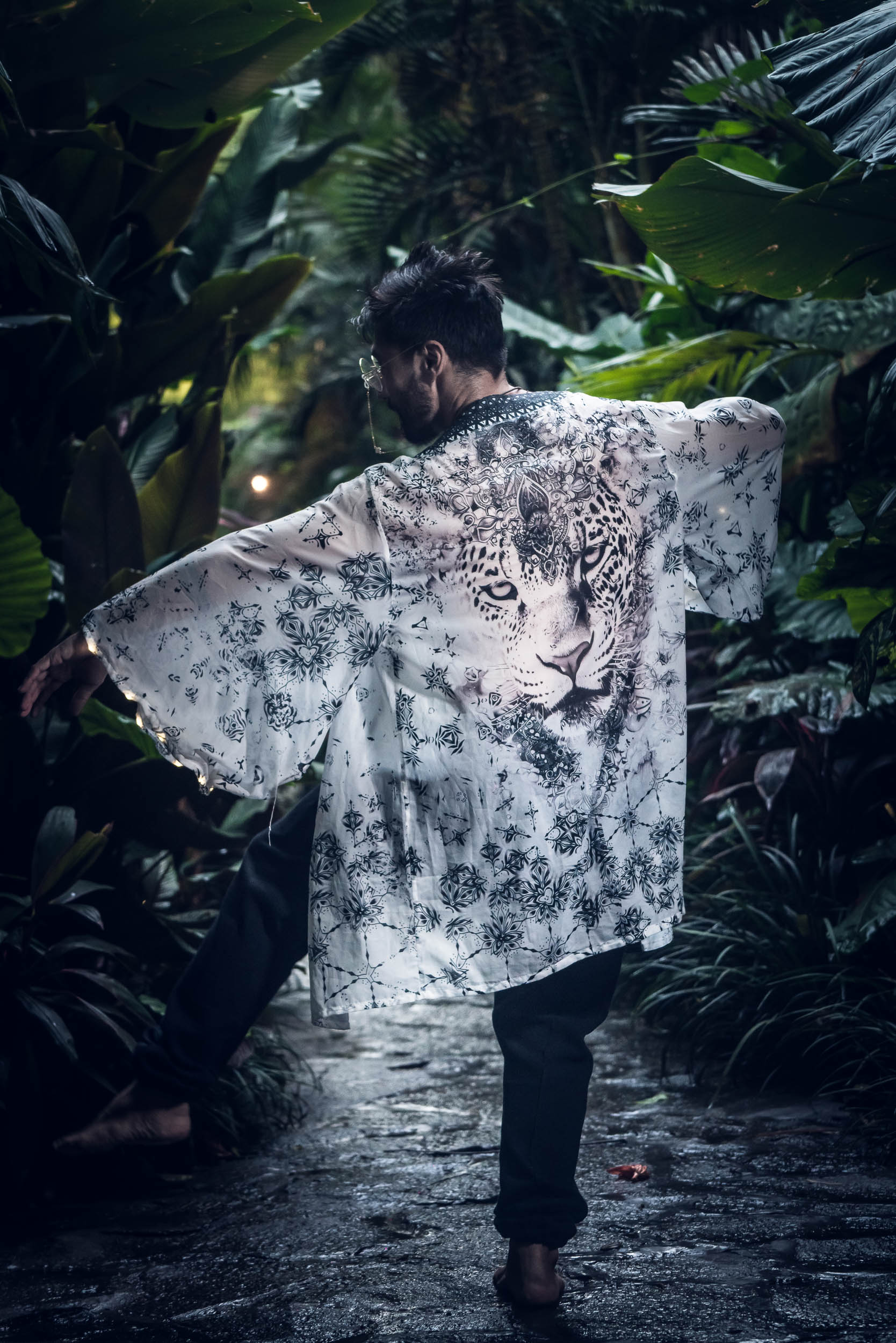 Jaguar Eclipse LED Kimono