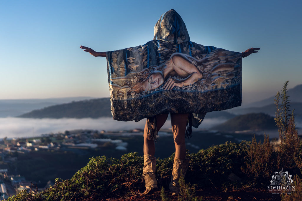 Mycelium Dreaming Cape
