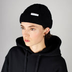 SHORT WOOL BEANIE - BLACK