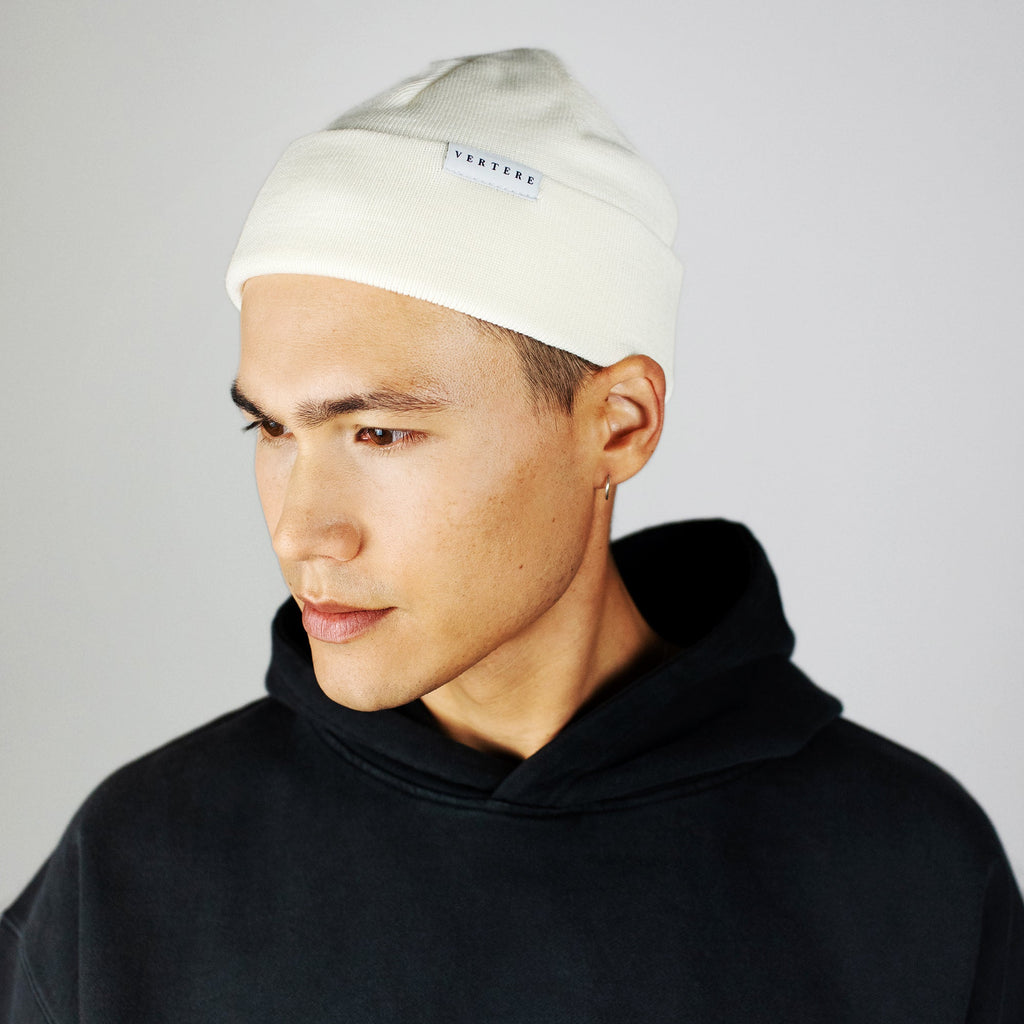 SHORT MERINO BEANIE - OFFWHITE