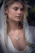 Peacock Eye Choker Necklace (White) - Zoa Chimerum