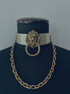 House of Marmol - Choker with gold lion head and chain - Light gold, vegan leather and metal