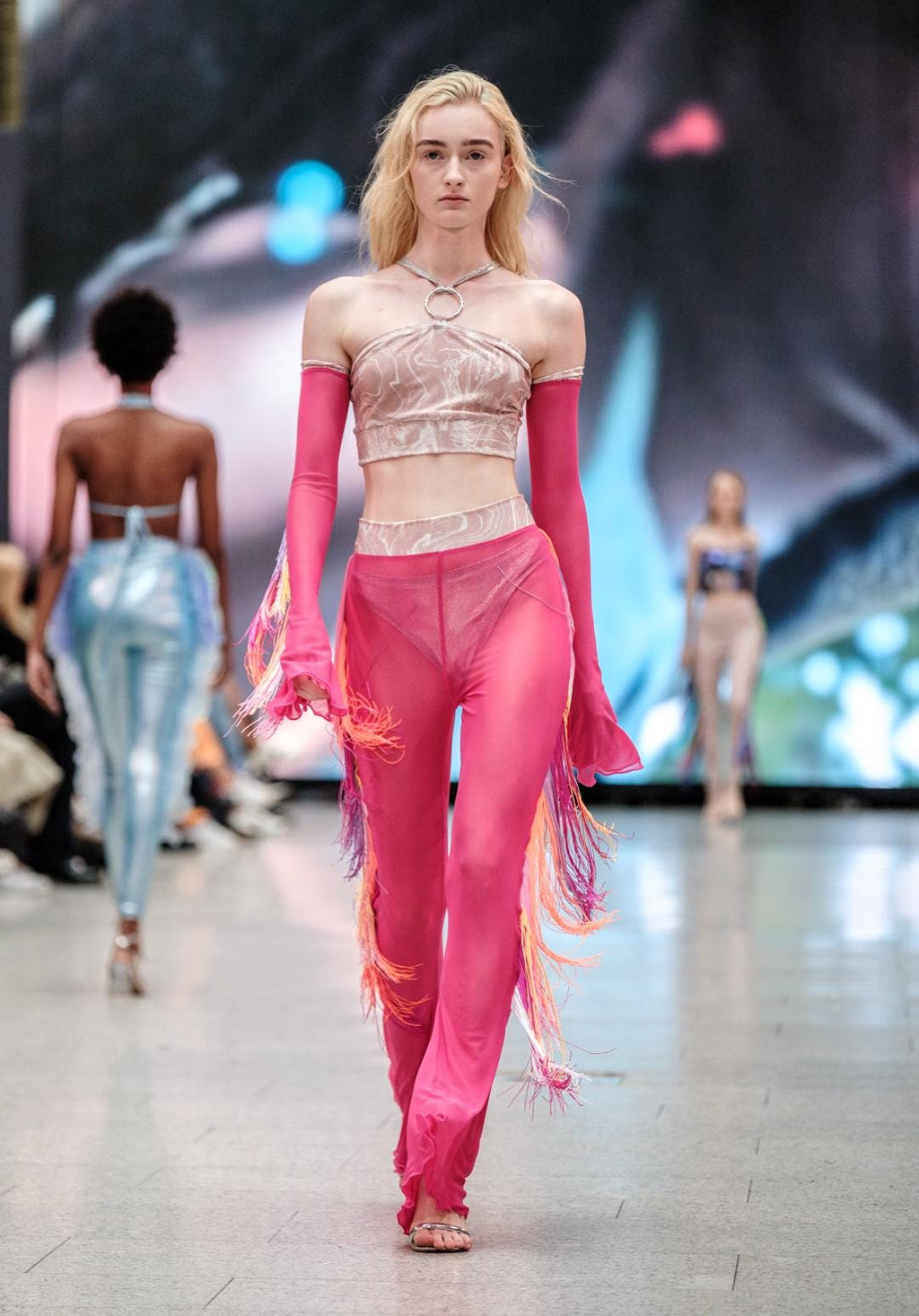 BERLIN FASHION WEEK "Fire Set" Lettau Art Fashion